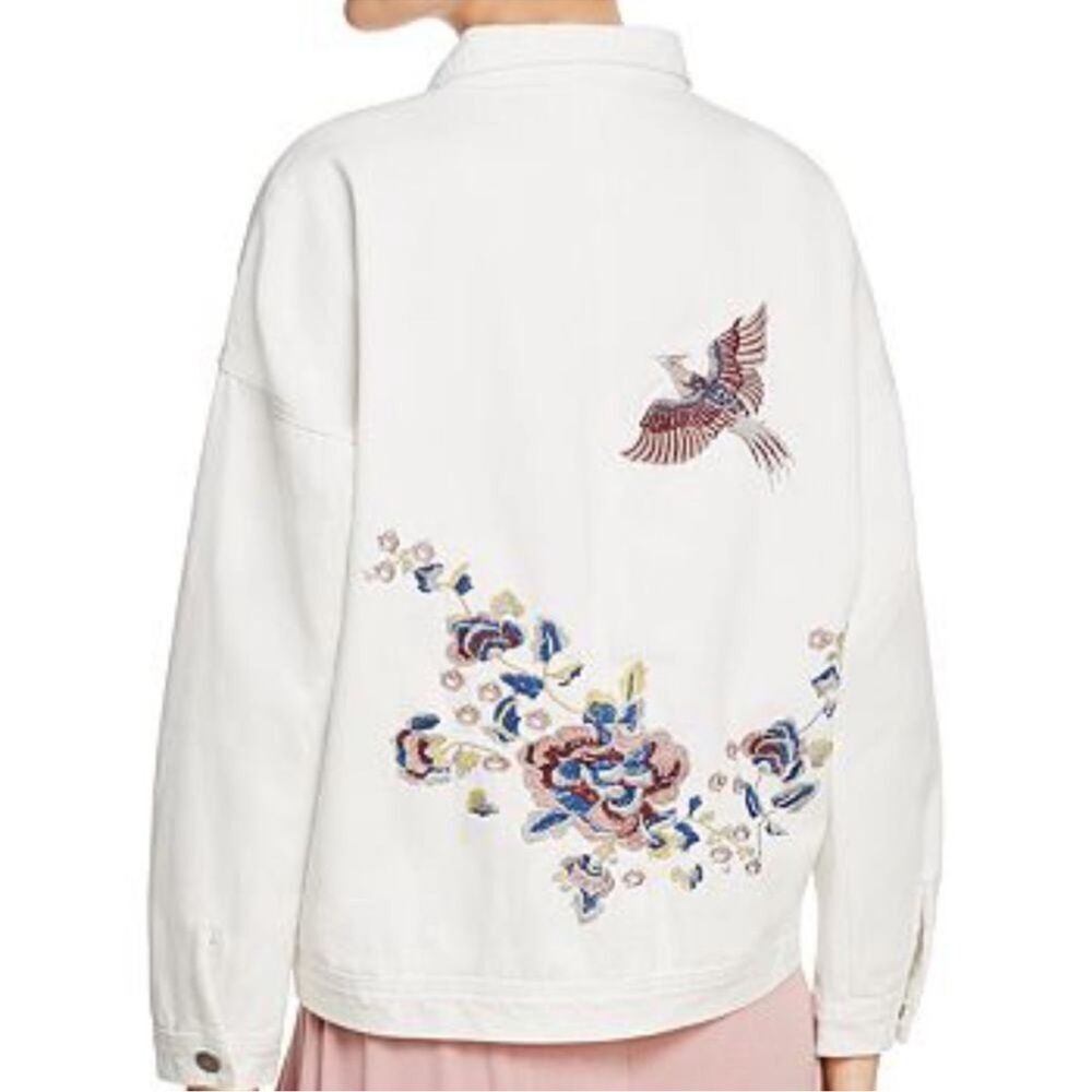 Sadie & Sage Distressed Embroidered Floral Bird Denim‎ Jacket C28
